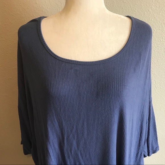 LuLaRoe Irma Top - Picture 2 of 3